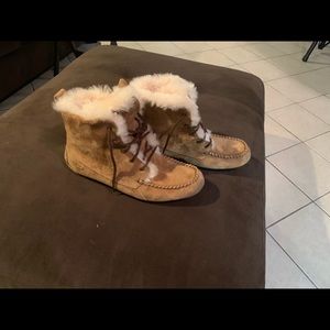 Uggs CHIKAREE booties